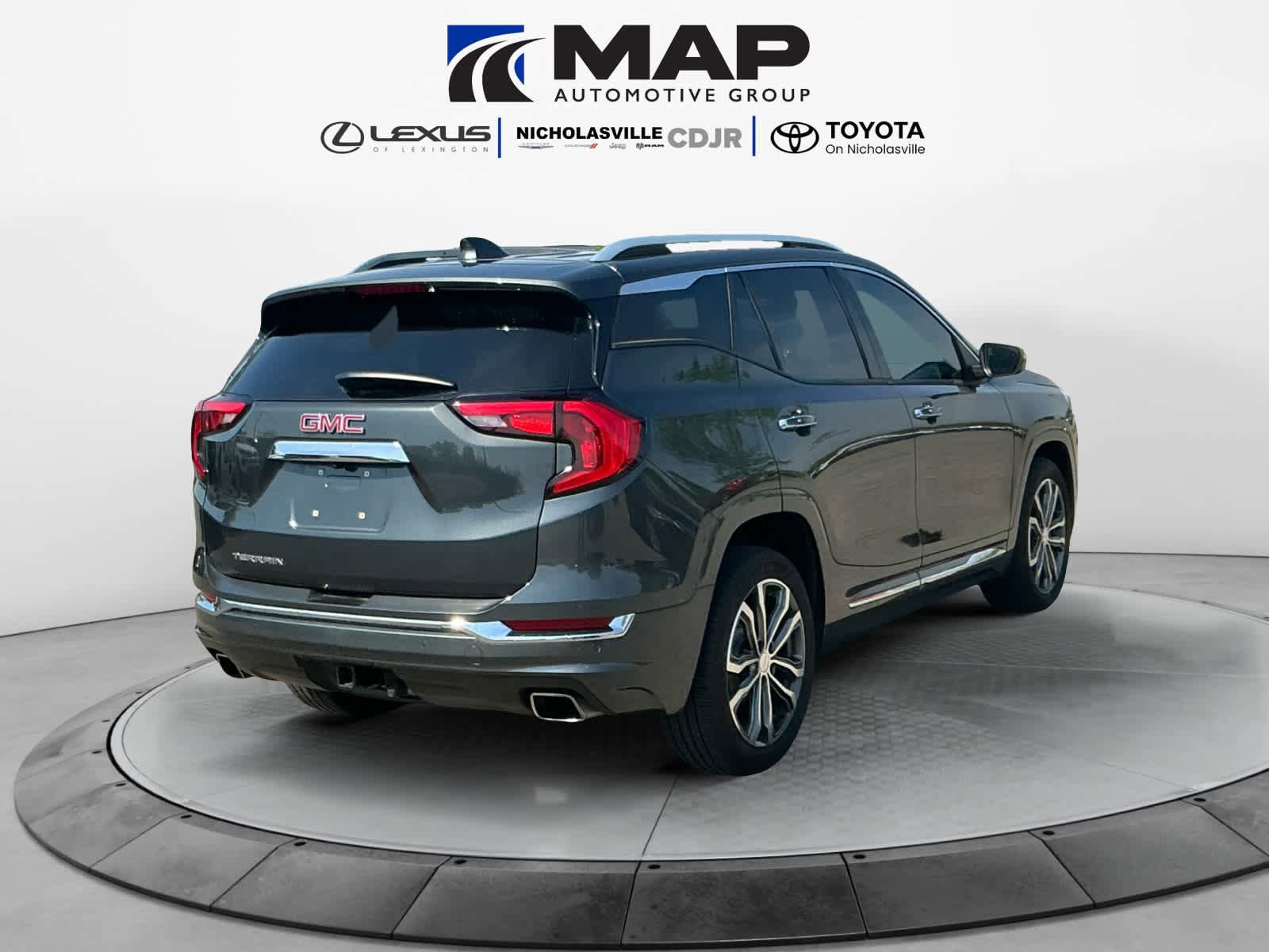 Used 2019 GMC Terrain Denali w/ Advanced Safety Package FWD image 5