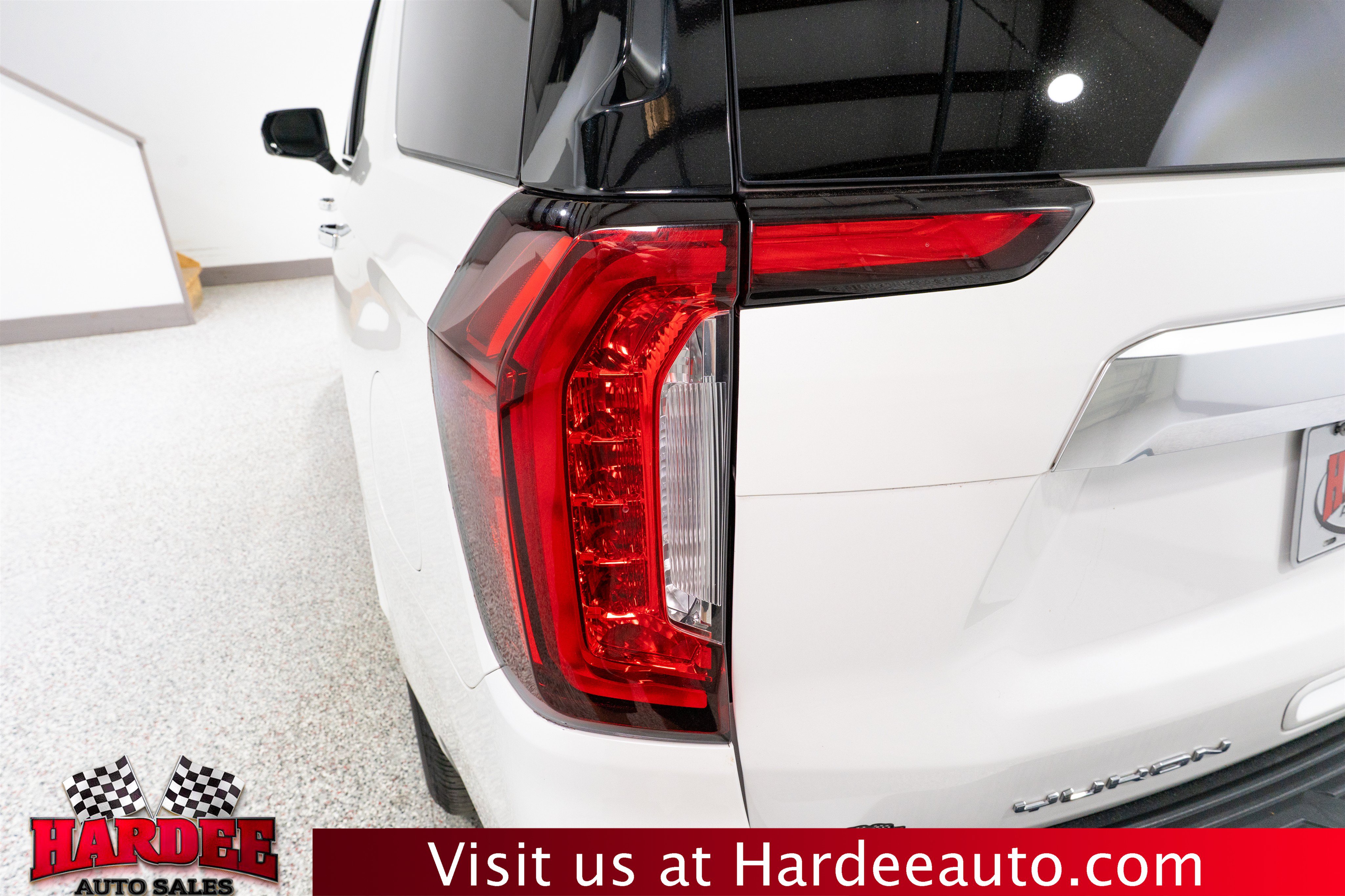 Used 2021 GMC Yukon Denali AWD/4WD image 9