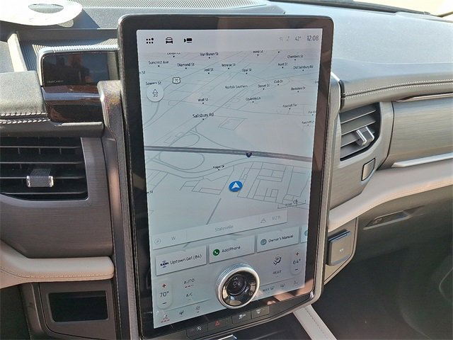Used 2024 Ford Expedition Platinum image 17