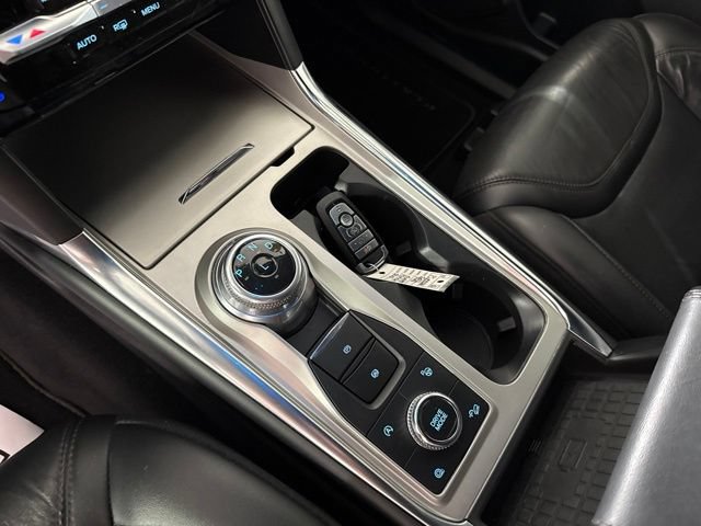 Used 2022 Ford Explorer Platinum w/ Equipment Group 601A AWD/4WD image 23