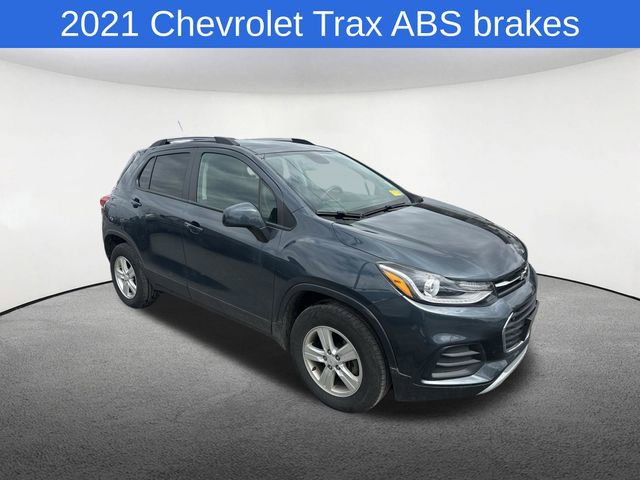 Used 2021 Chevrolet Trax LT w/ LT Convenience Package image 18