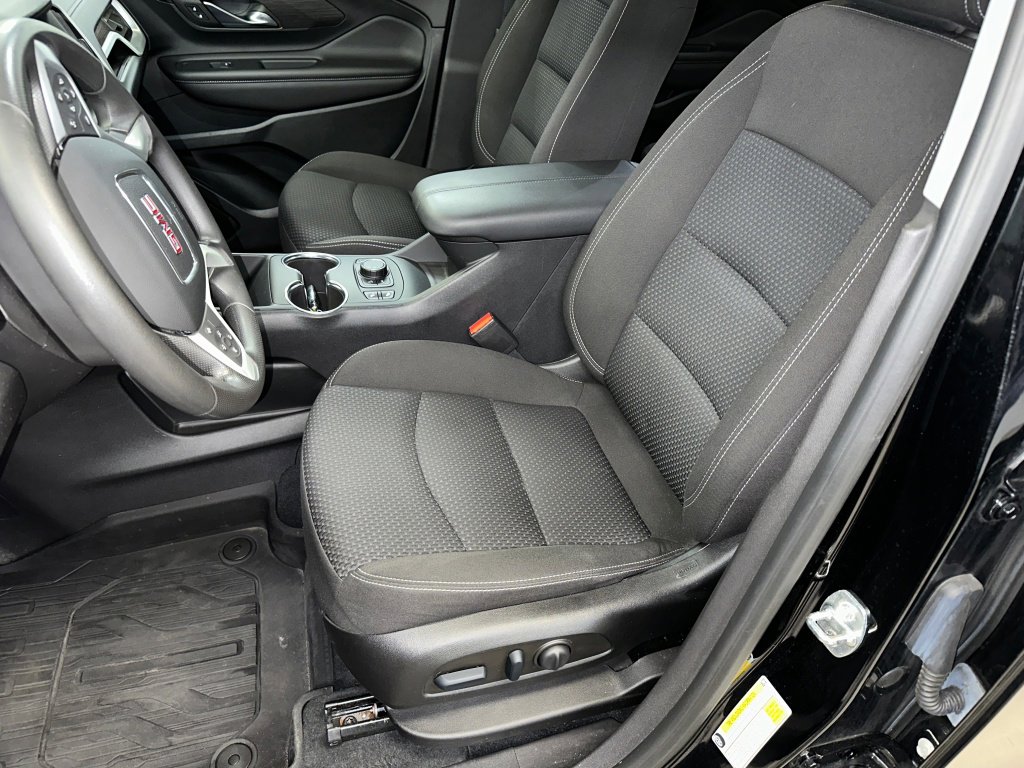 Certified 2022 GMC Terrain SLE w/ Driver Convenience Package image 5