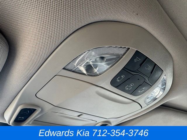Used 2021 Chrysler Pacifica Limited image 32