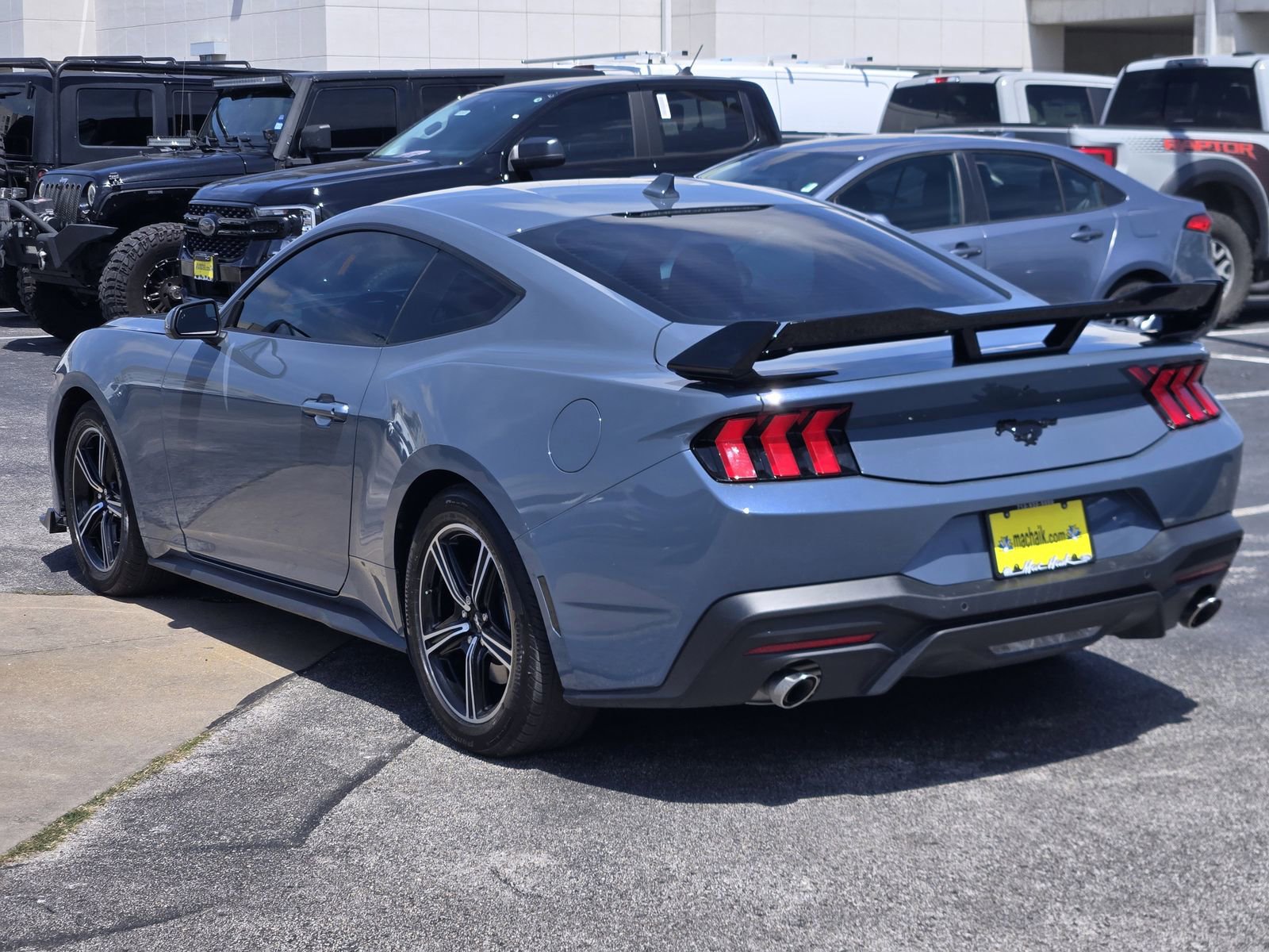 Used 2025 Ford Mustang Coupe RWD image 8