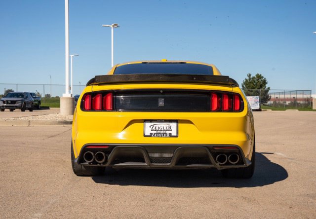 Used 2018 Ford Mustang Shelby GT350 w/ Convenience Package RWD image 6