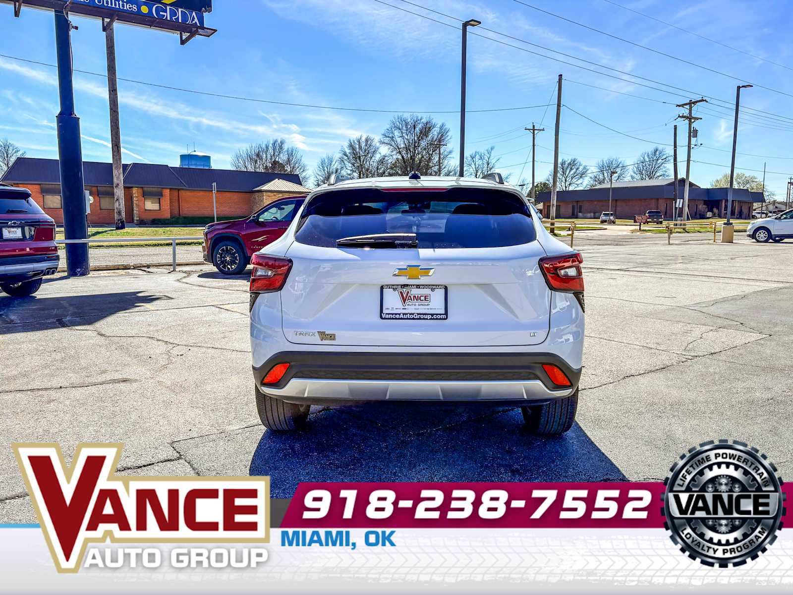 Used 2025 Chevrolet Trax LT w/ LT Convenience Package image 6