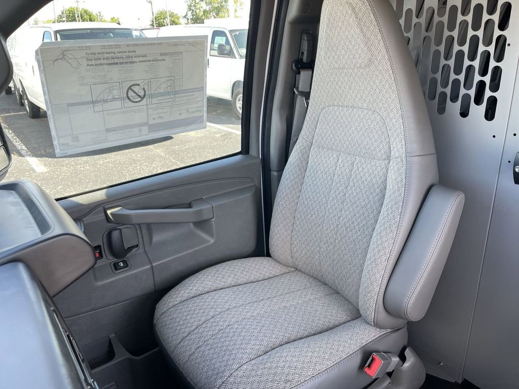 New 2025 Chevrolet Express 2500 w/ Driver Convenience Package image 17