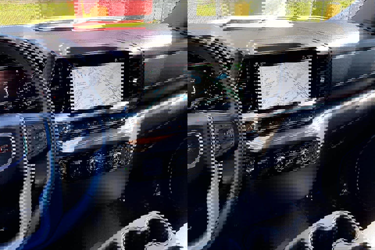 Certified 2025 GMC Sierra 1500 SLT RWD image 7