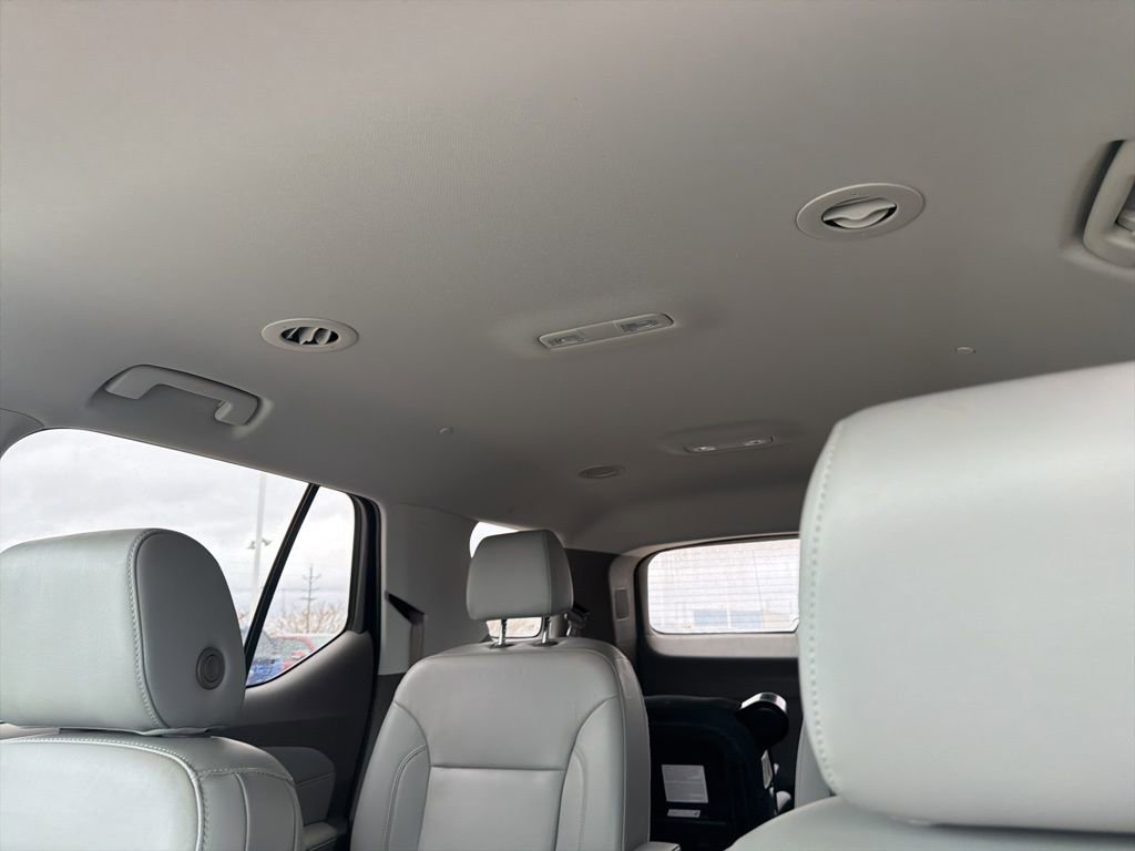 Used 2020 Chevrolet Traverse LT w/ LT Premium Package AWD/4WD image 15
