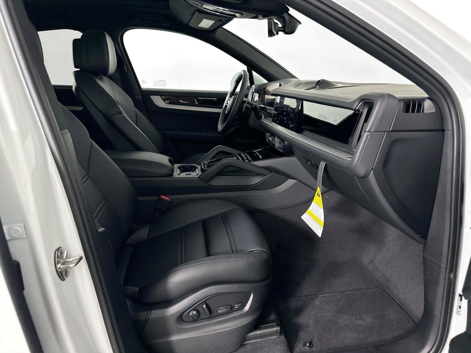 Certified 2025 Porsche Cayenne S AWD/4WD image 27