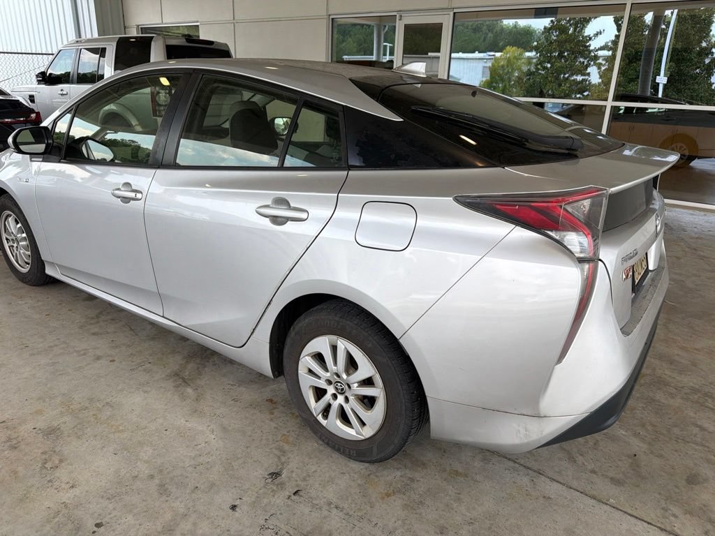 Used 2016 Toyota Prius Two FWD image 2