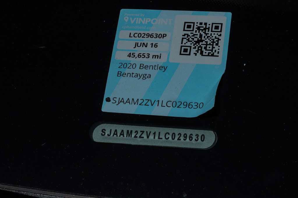 Used 2020 Bentley Bentayga AWD/4WD image 41