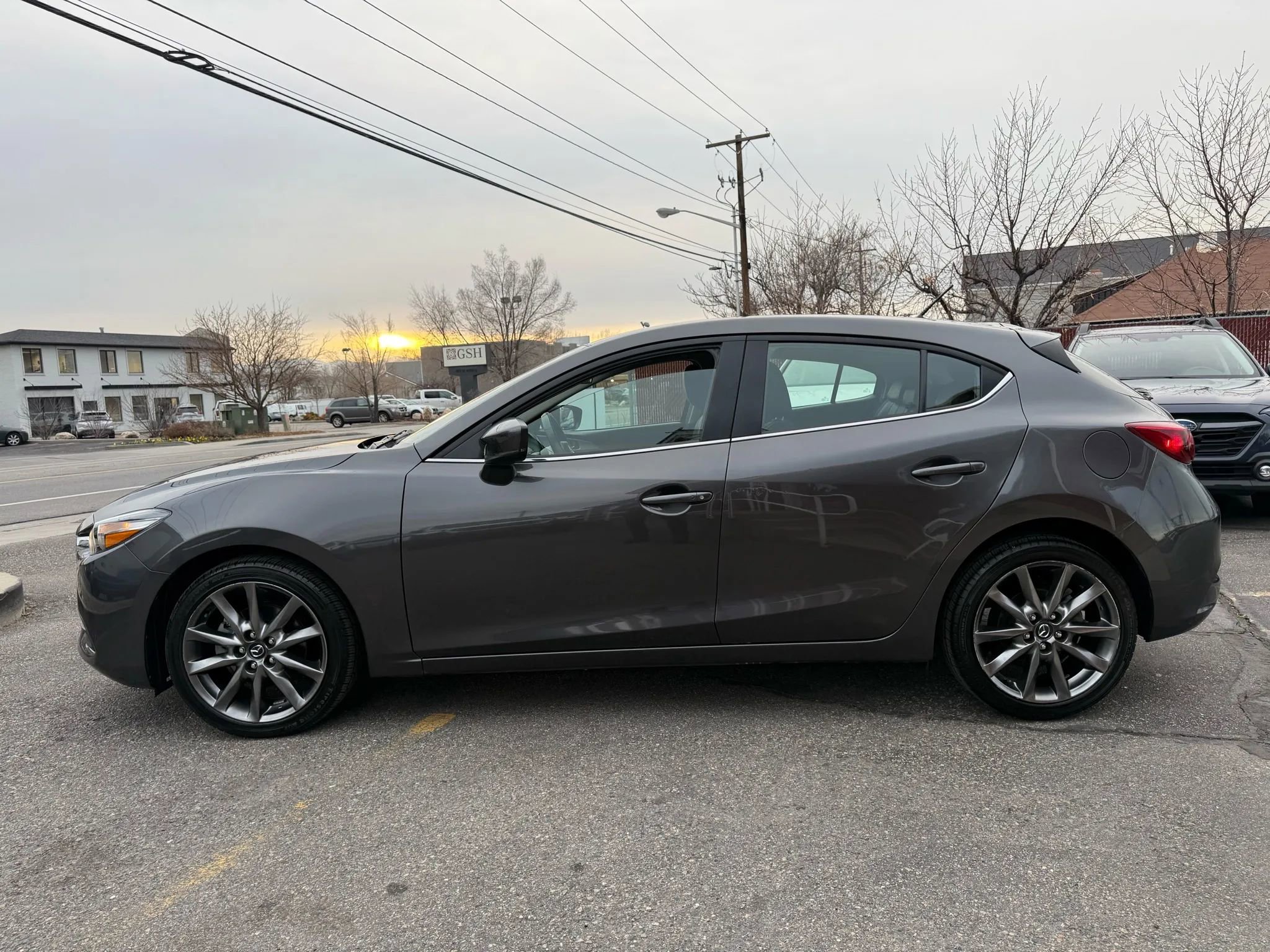 Used 2018 MAZDA MAZDA3 Touring image 8