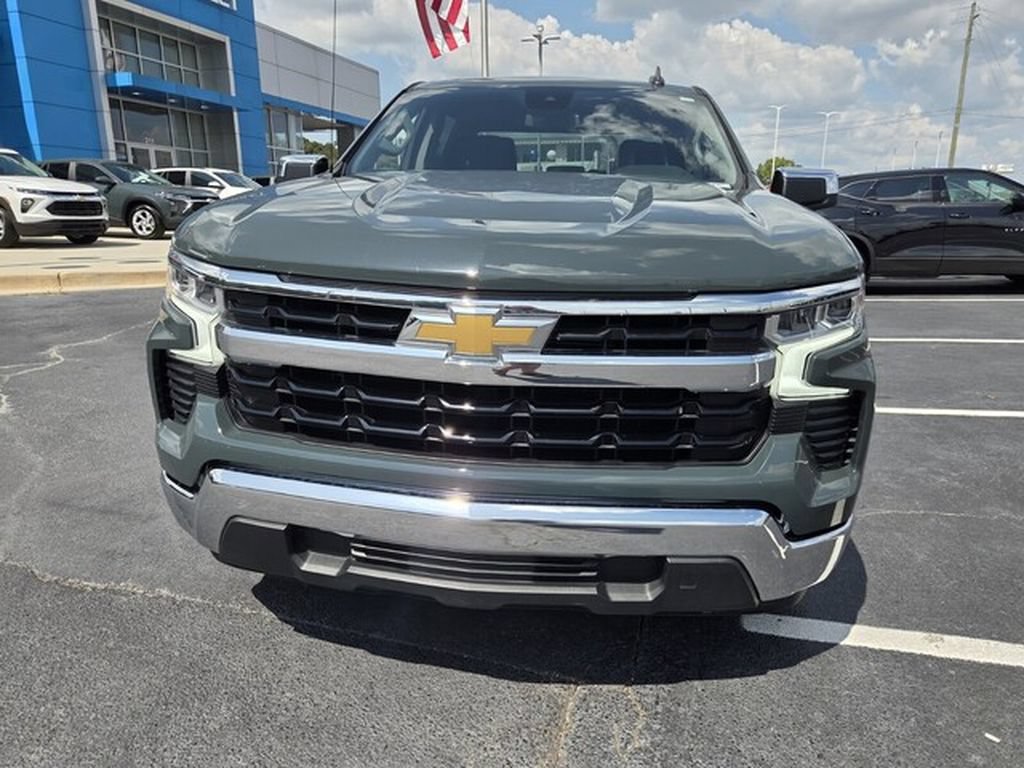 Used 2025 Chevrolet Silverado 1500 LT RWD image 9