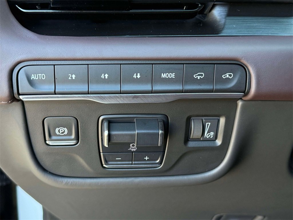 Used 2024 Cadillac Escalade ESV Sport Platinum w/ LPO, ONYX Package image 30