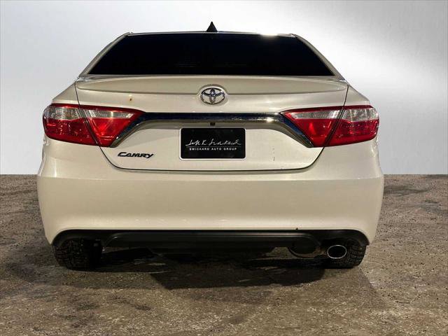 Used 2015 Toyota Camry SE image 4