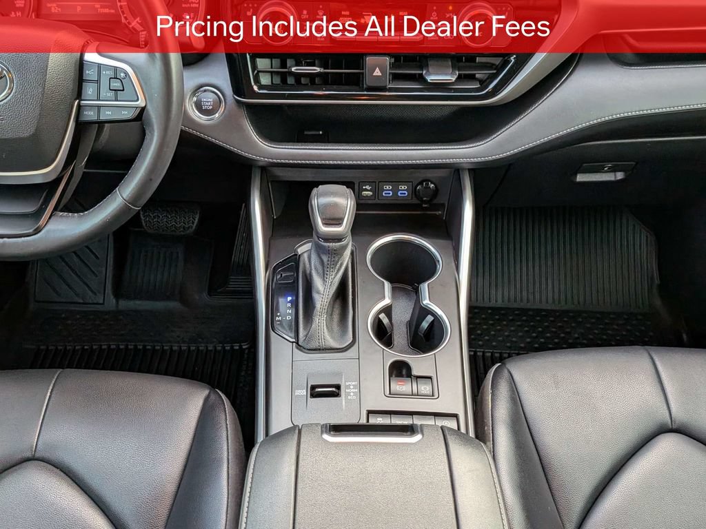 Used 2022 Toyota Highlander XLE FWD image 21