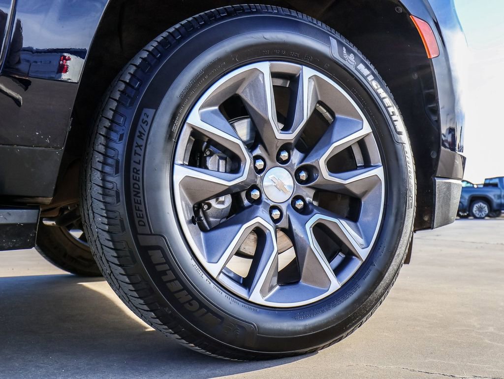 Used 2022 Chevrolet Tahoe LT w/ LT Signature Package image 9