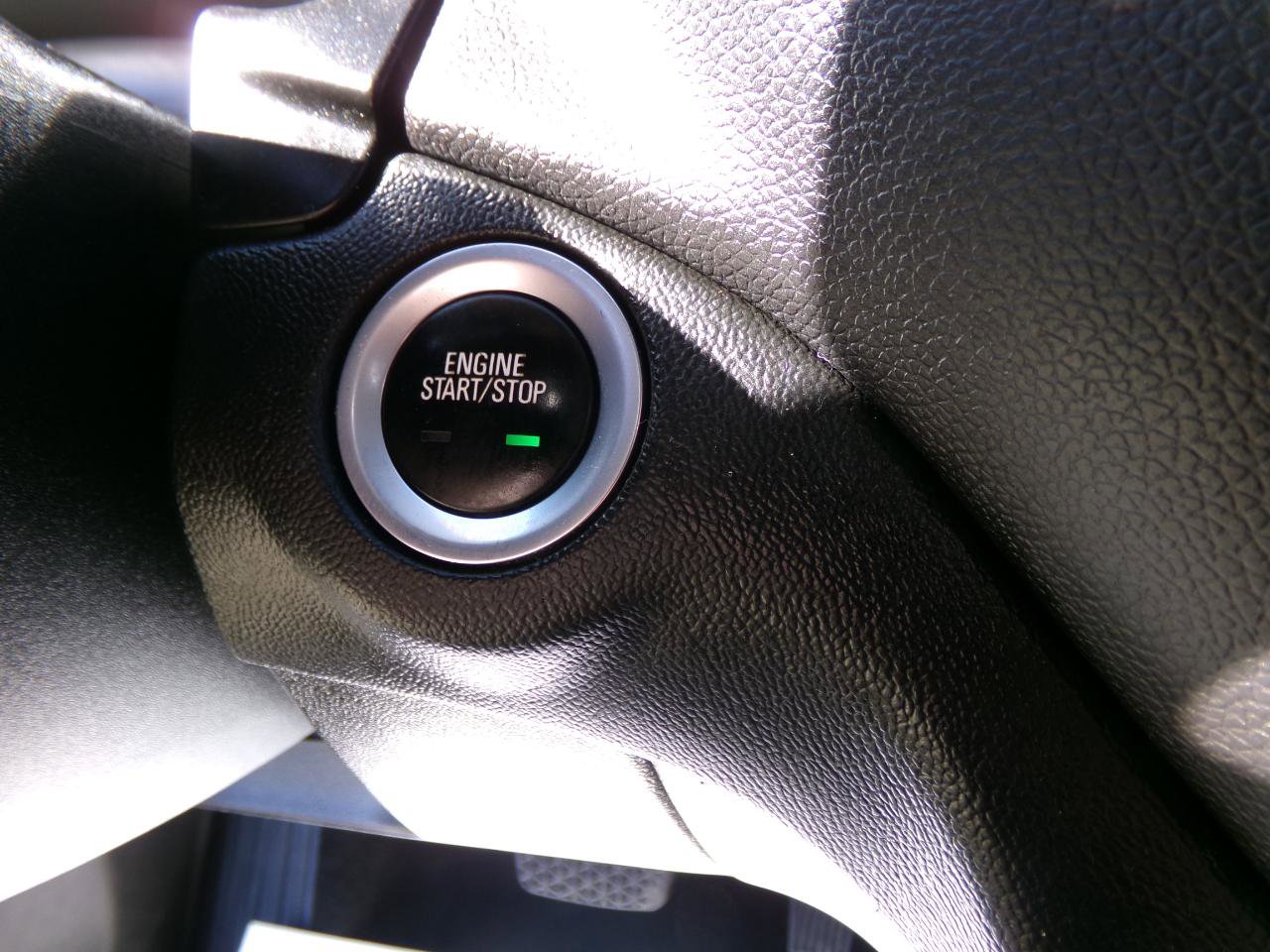 Used 2018 Chevrolet Equinox LT image 19