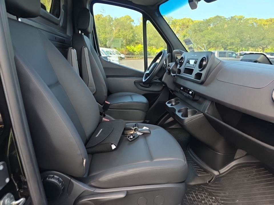 Used 2026 Mercedes-Benz Sprinter 2500 image 9