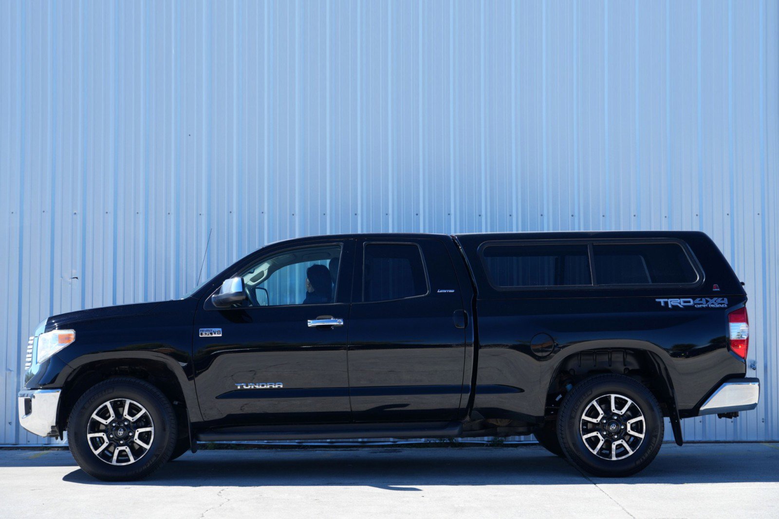 Used 2015 Toyota Tundra Limited w/ Limited Premium Package image 8