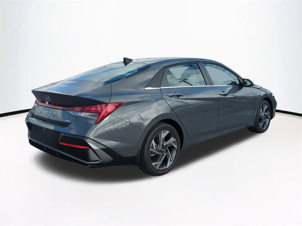 New 2026 Hyundai Elantra Limited image 5