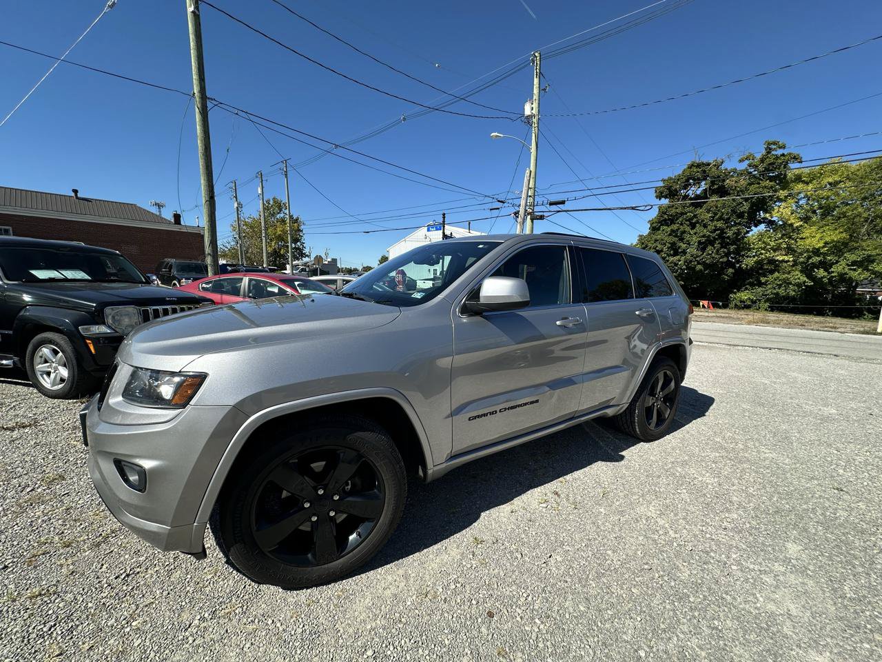 Used 2015 Jeep Grand Cherokee Altitude AWD/4WD image 2