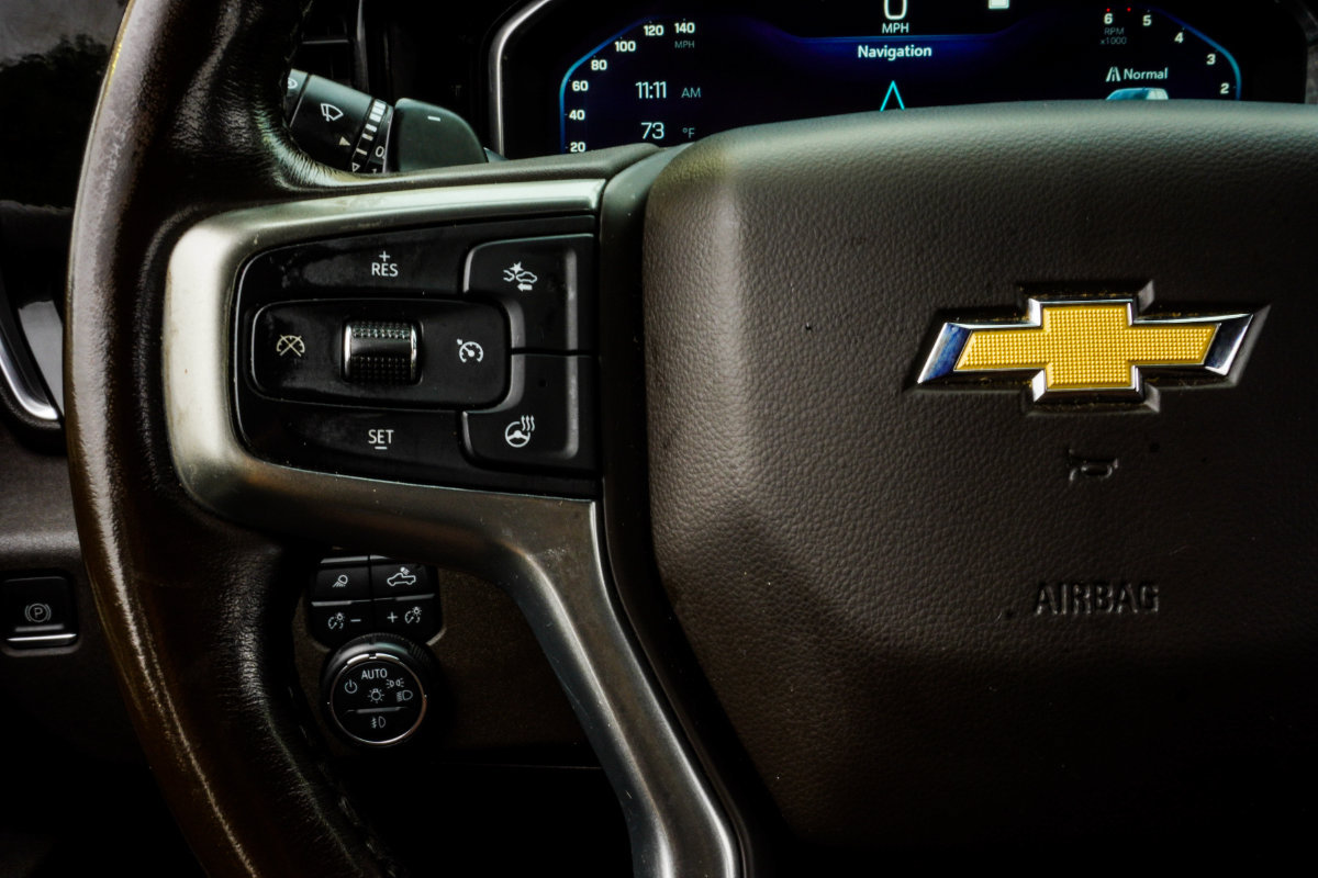Used 2023 Chevrolet Silverado 1500 LTZ AWD/4WD image 31