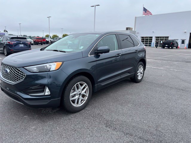 Used 2024 Ford Edge SEL w/ Convenience Package AWD/4WD image 2