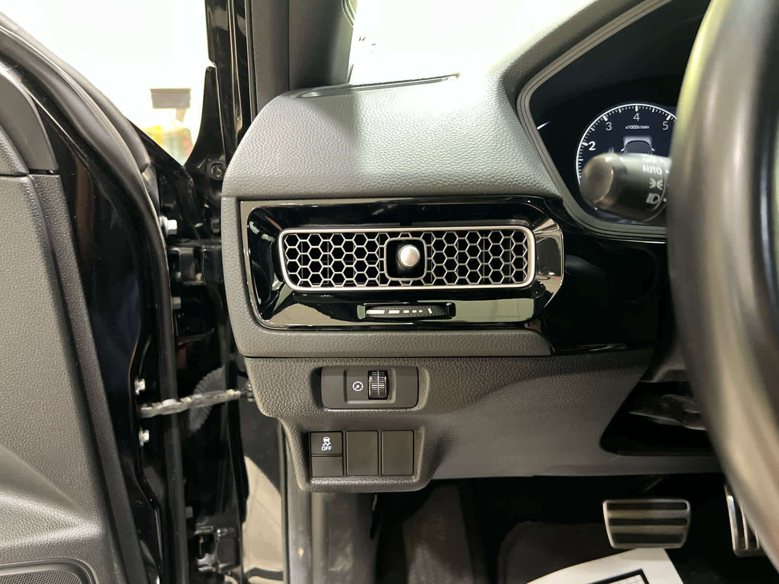 Used 2025 Honda Civic Sport image 19