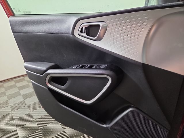 Certified 2025 Kia Soul LX w/ LX Technology Package FWD image 26