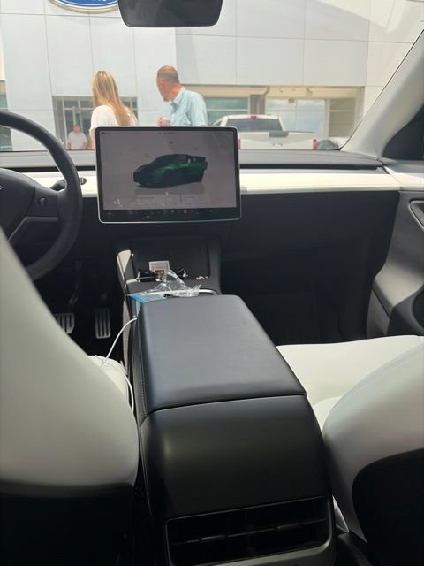 Used 2024 Tesla Model Y Performance AWD/4WD image 30