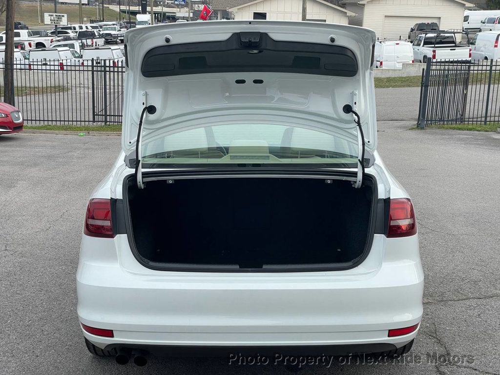 Used 2017 Volkswagen Jetta SEL FWD image 22