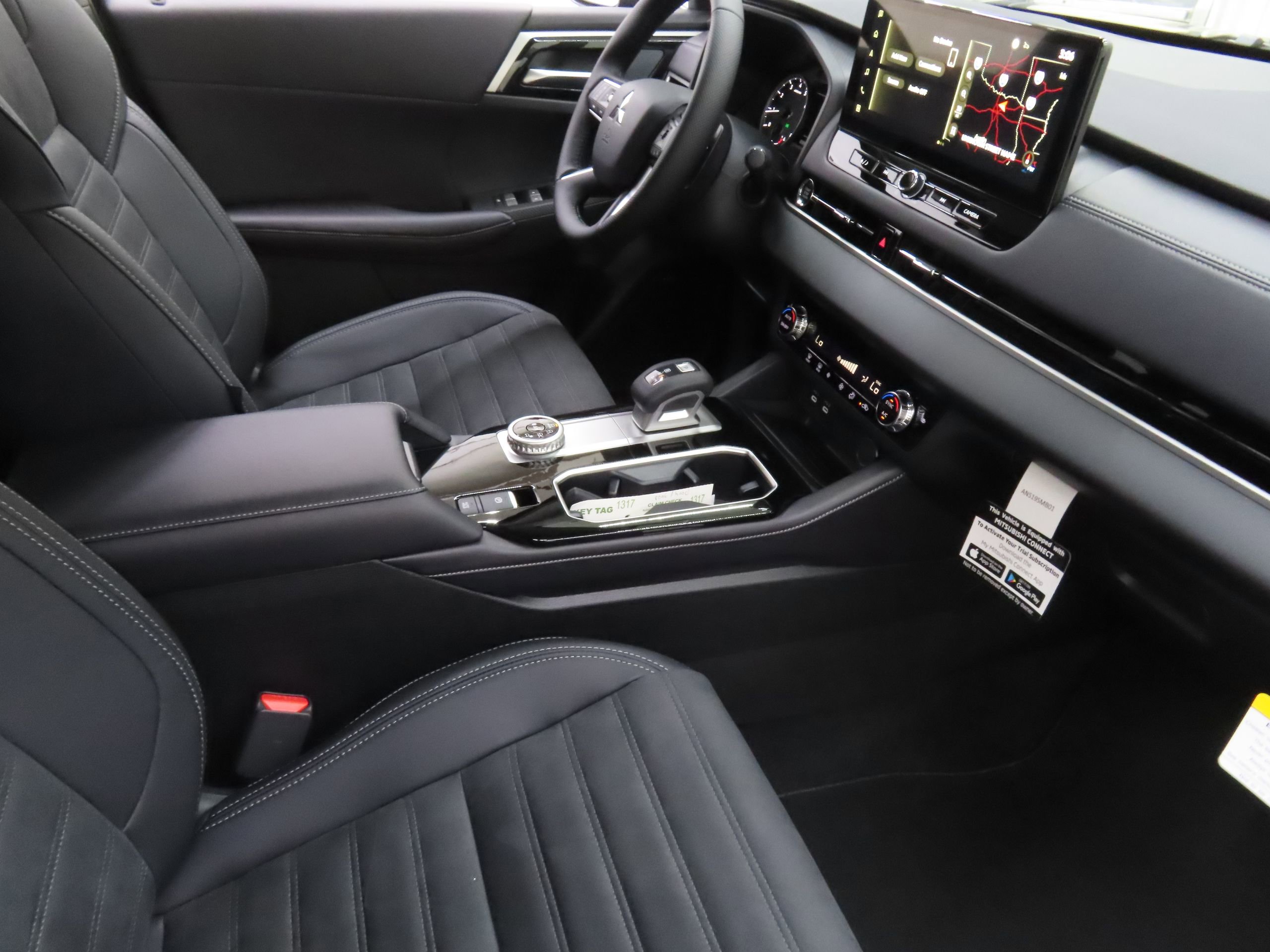 New 2025 Mitsubishi Outlander SE image 24