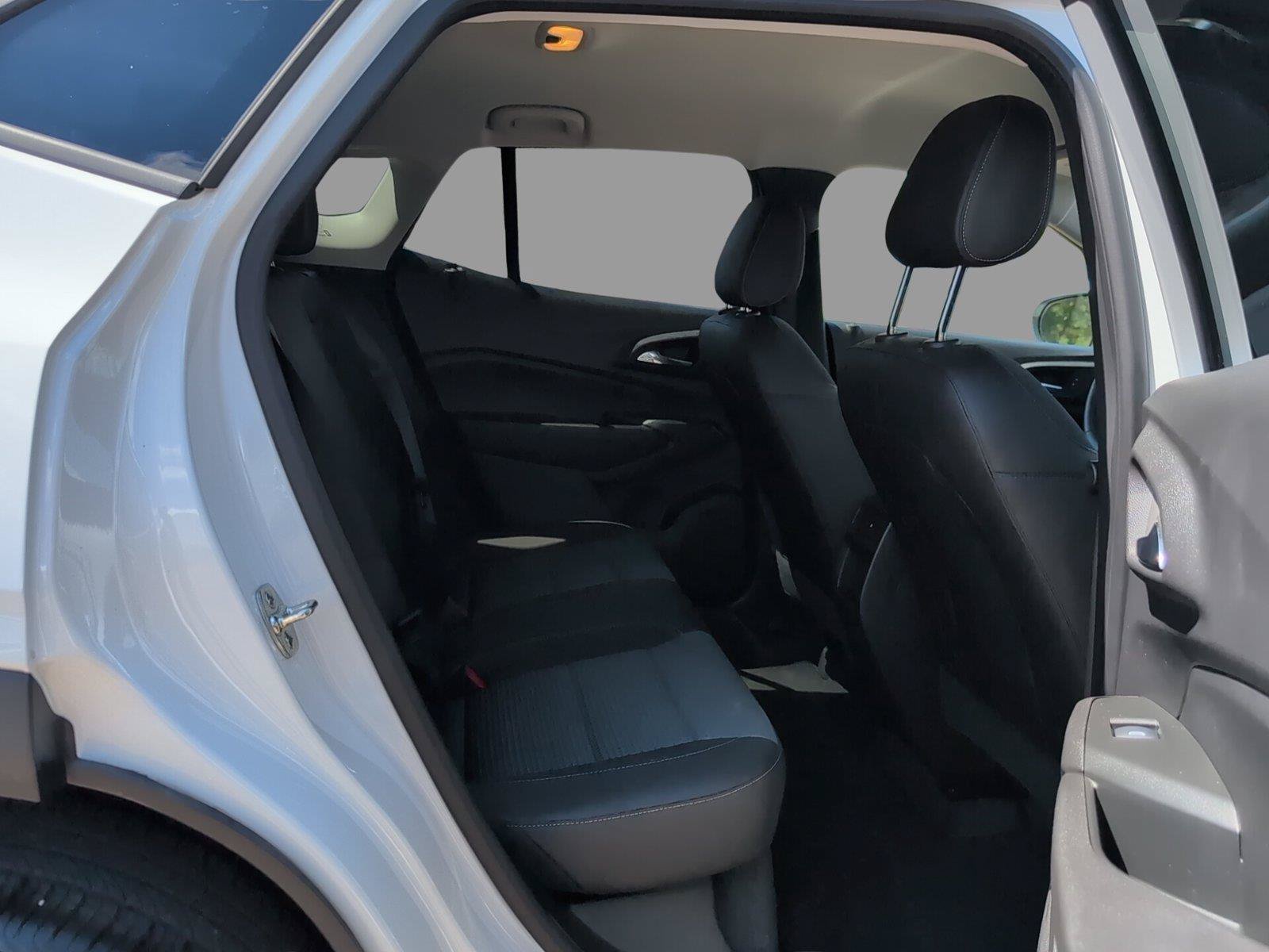 Certified 2025 Chevrolet Trax LT w/ Driver Confidence Package FWD image 19