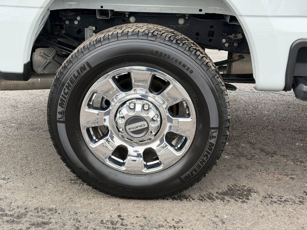 Used 2025 Ford F250 Lariat w/ Chrome Package image 16