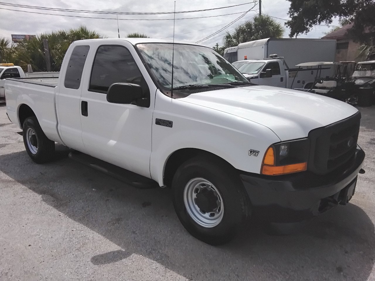 Used 2001 Ford F250 XL image 4