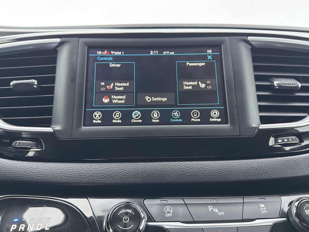 Used 2020 Chrysler Pacifica Touring-L image 6