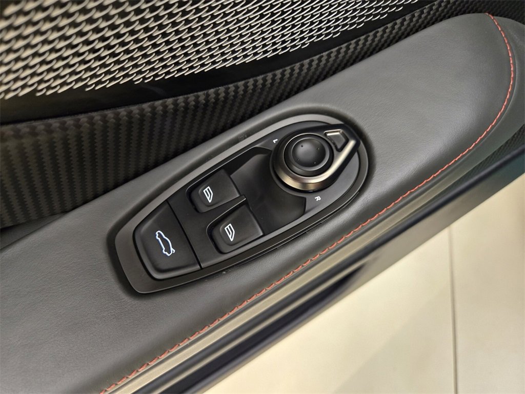 Used 2024 Aston Martin DB12 Coupe image 27