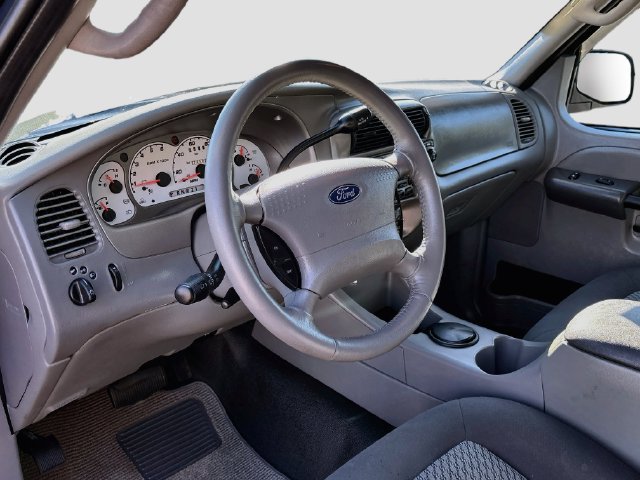 Used 2003 Ford Explorer Sport Trac XLS RWD image 9
