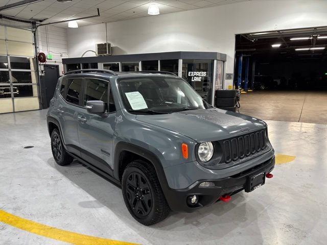 Used 2017 Jeep Renegade Trailhawk AWD/4WD image 4