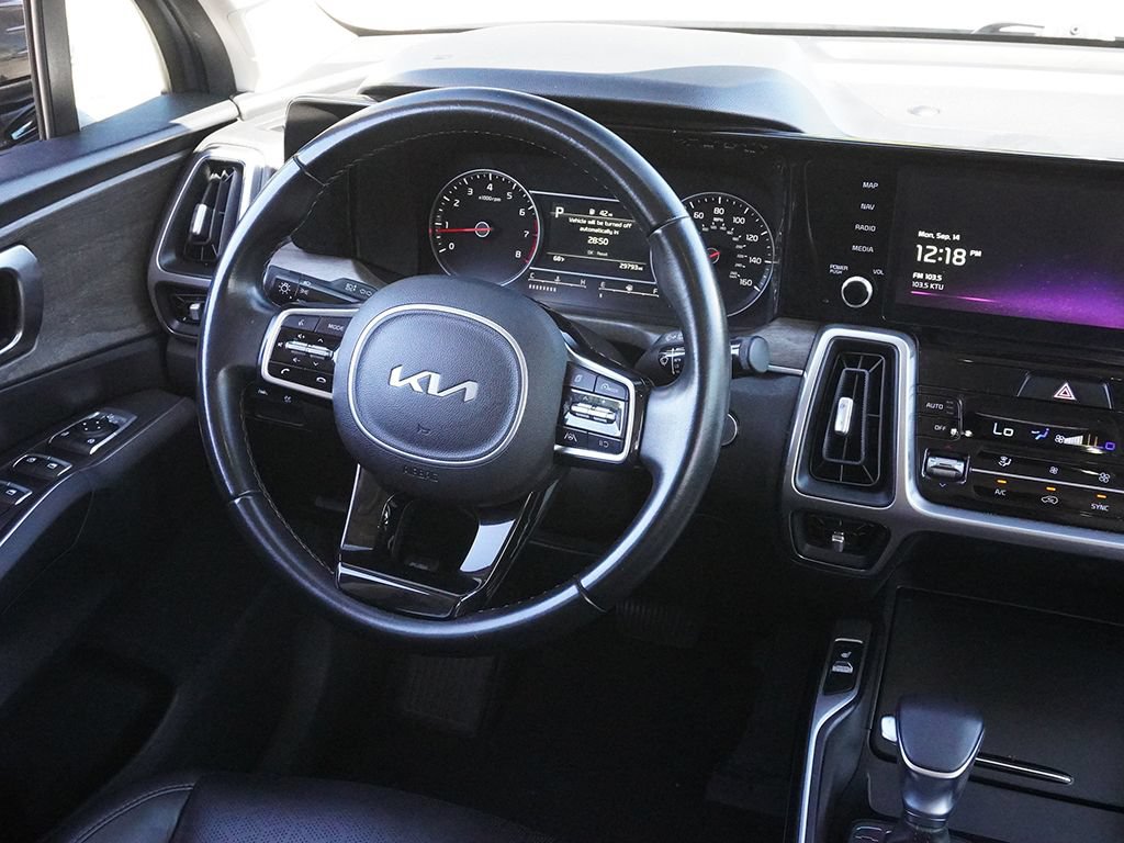 Used 2023 Kia Sorento S w/ Panoramic Sunroof Package AWD/4WD image 39