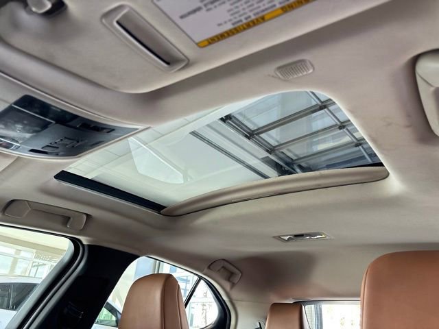 Used 2022 Lexus UX 200 w/ Premium Package image 15