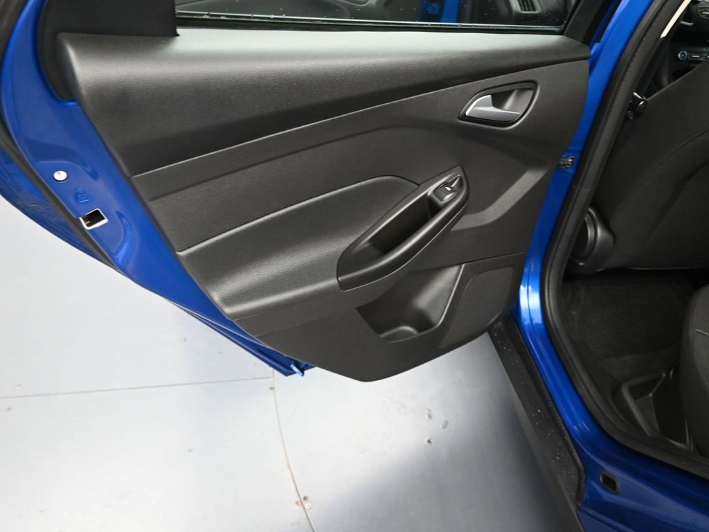 Used 2018 Ford Focus SE image 24