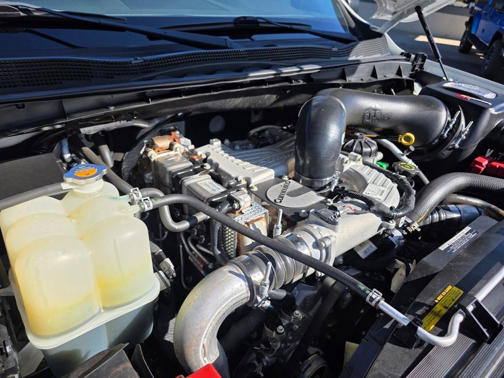 Used 2019 Nissan Titan SV w/ SV Convenience Package image 27