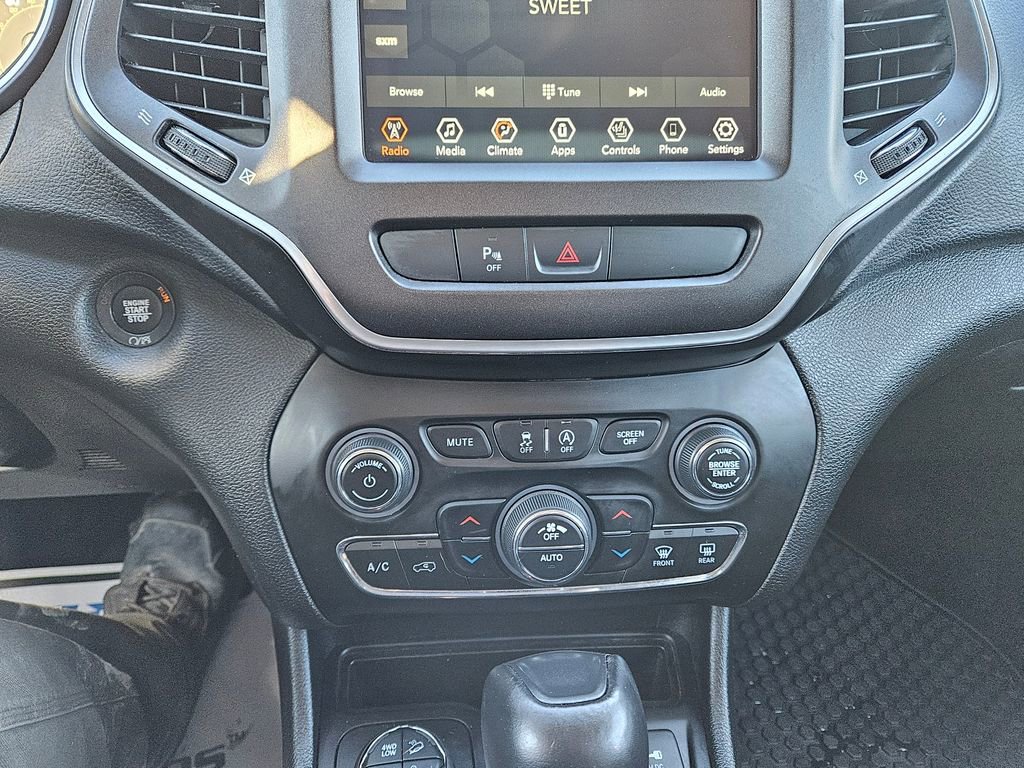 Used 2020 Jeep Cherokee Trailhawk w/ Cold Weather Group image 16