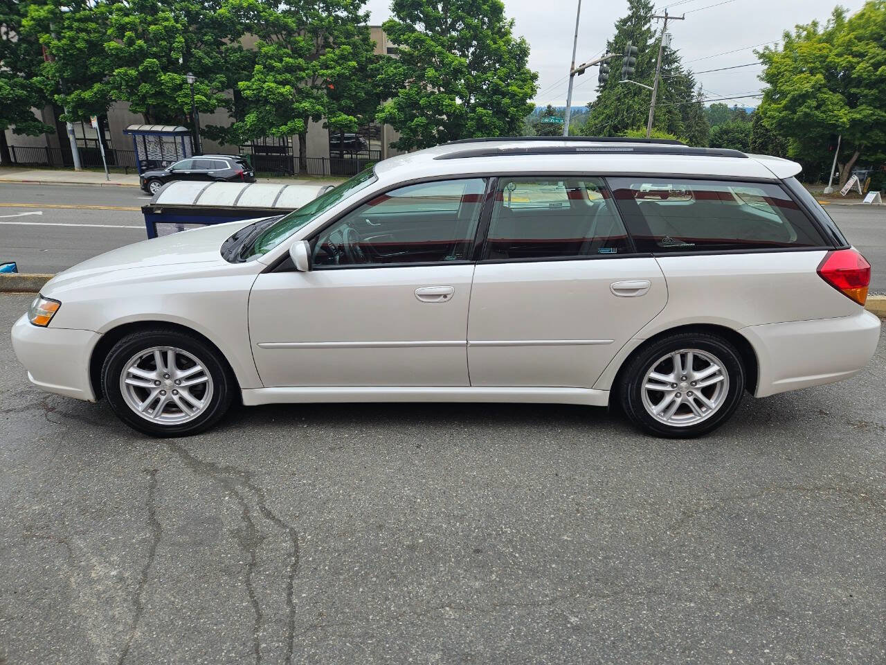 Used 2005 Subaru Legacy 2.5i AWD/4WD image 2