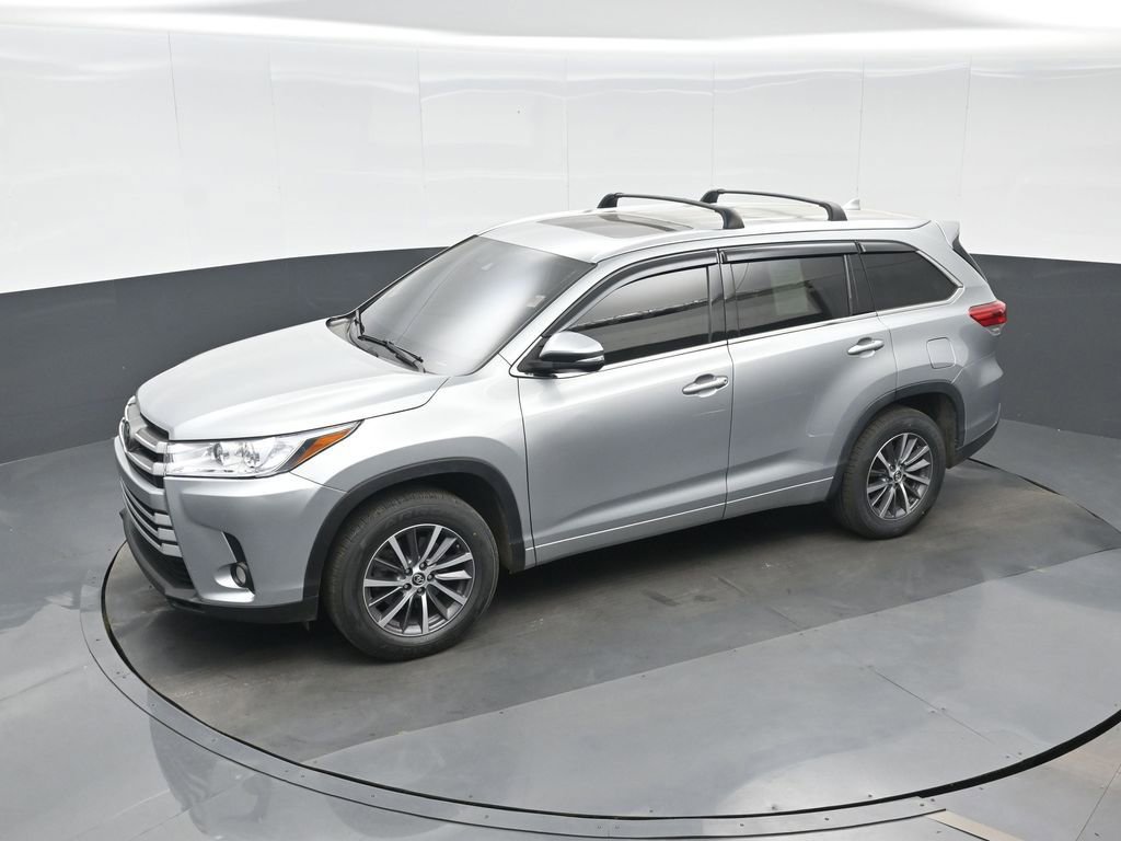 Used 2018 Toyota Highlander XLE FWD image 17