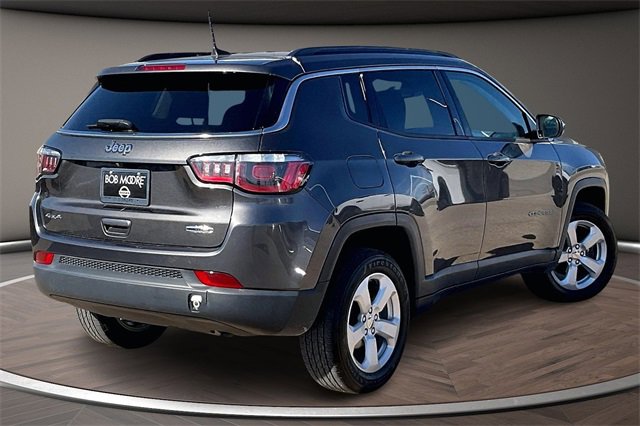 Used 2019 Jeep Compass Latitude image 2