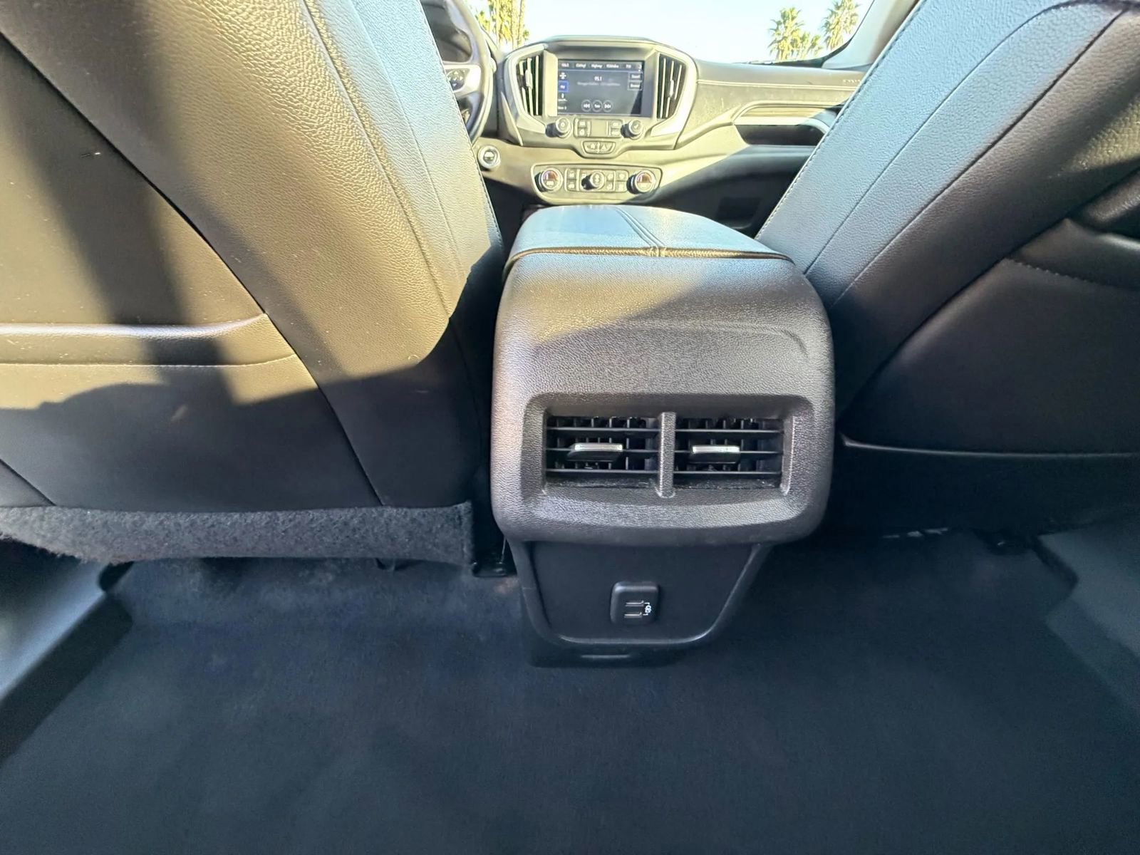 Used 2022 GMC Terrain SLT image 24